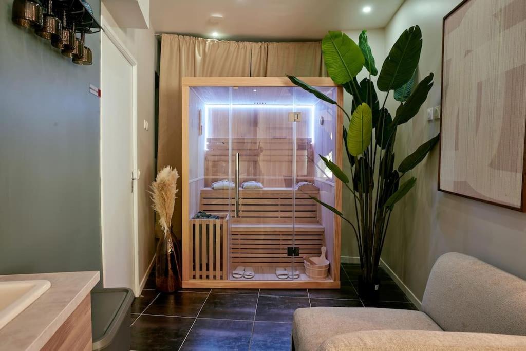 Versailles Jacuzzi - Sauna - Rdc 2 Dış mekan fotoğraf